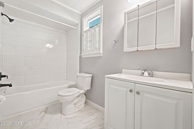 42 Center Avenue, Leonardo, NJ 07737