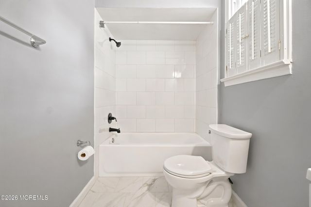 42 Center Avenue, Leonardo, NJ 07737