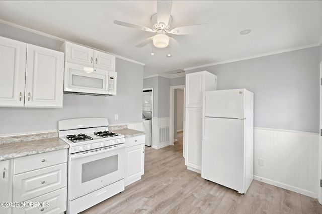 42 Center Avenue, Leonardo, NJ 07737