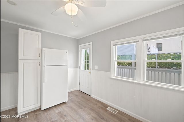 42 Center Avenue, Leonardo, NJ 07737