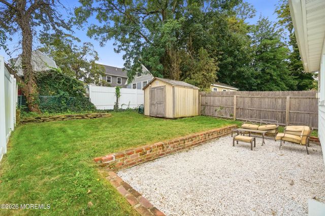 42 Center Avenue, Leonardo, NJ 07737