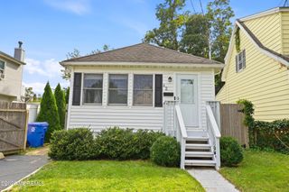 42 Center Avenue, Leonardo, NJ 07737