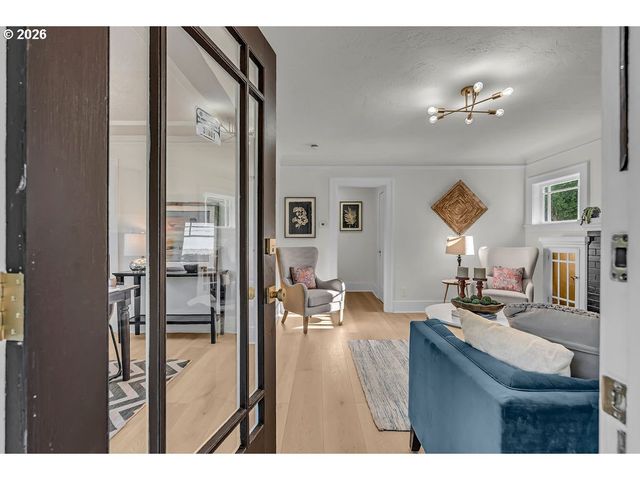 7824 Se YAMHILL St, Portland, OR 97215