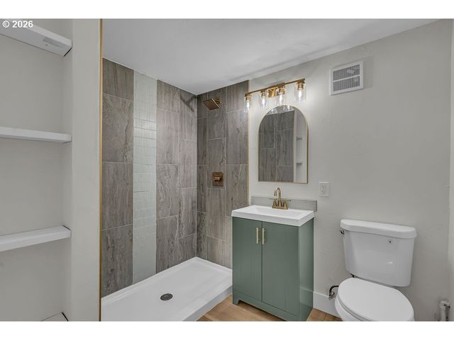7824 Se YAMHILL St, Portland, OR 97215