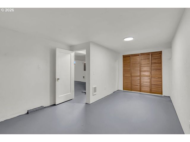 7824 Se YAMHILL St, Portland, OR 97215