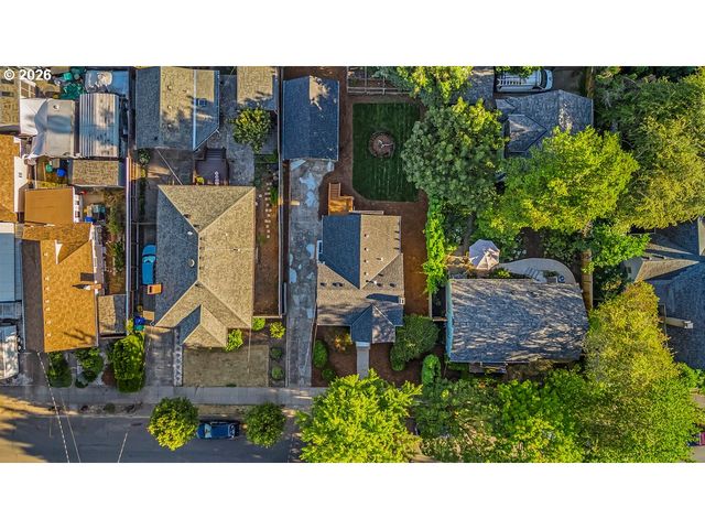 7824 Se YAMHILL St, Portland, OR 97215
