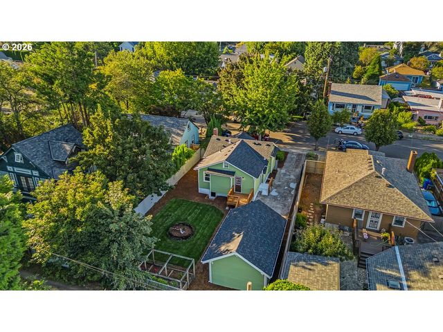 7824 Se YAMHILL St, Portland, OR 97215
