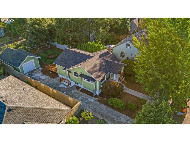 7824 Se YAMHILL St, Portland, OR 97215