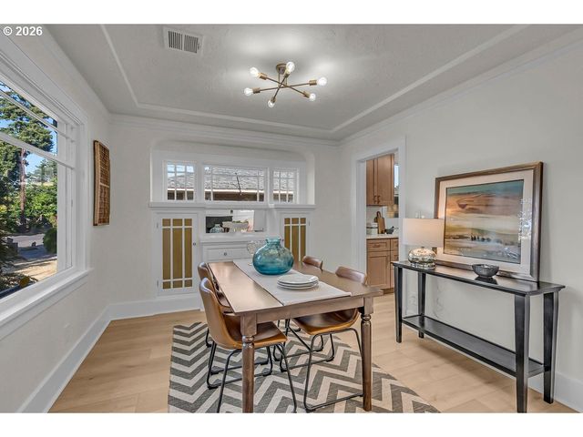 7824 Se YAMHILL St, Portland, OR 97215