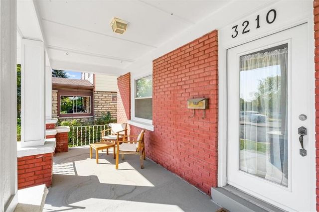 3210 Summit Street, Kansas City, MO 64111