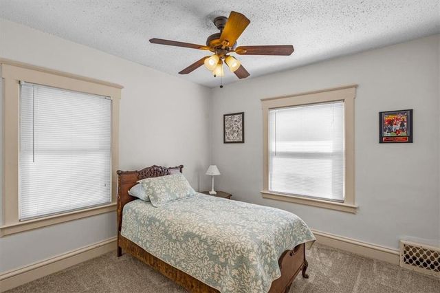 3210 Summit Street, Kansas City, MO 64111