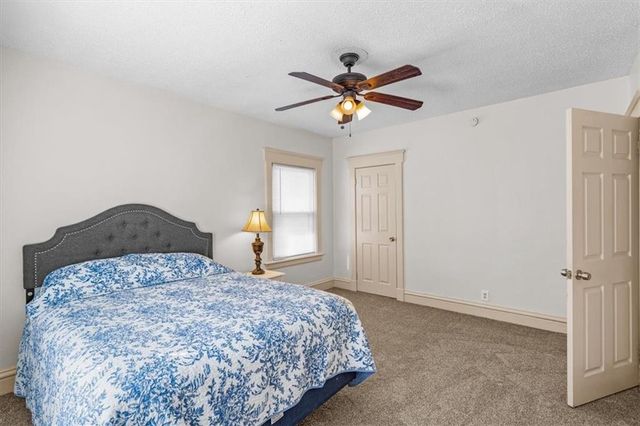 3210 Summit Street, Kansas City, MO 64111