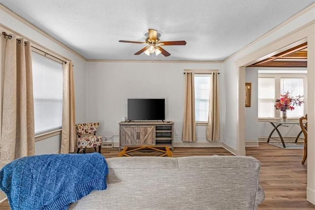 3210 Summit Street, Kansas City, MO 64111