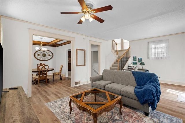 3210 Summit Street, Kansas City, MO 64111