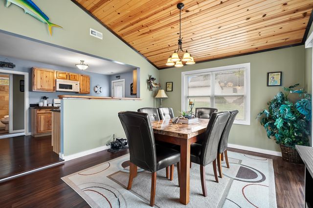 41758 N Park Street, Paw Paw, MI 49079