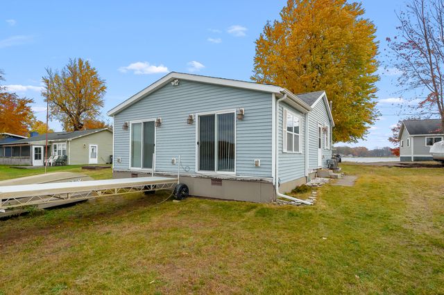 41758 N Park Street, Paw Paw, MI 49079