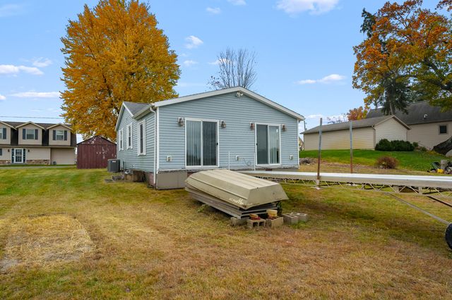 41758 N Park Street, Paw Paw, MI 49079