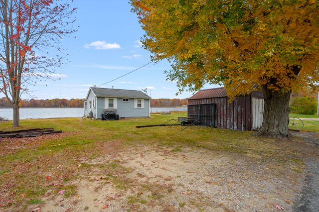 41758 N Park Street, Paw Paw, MI 49079