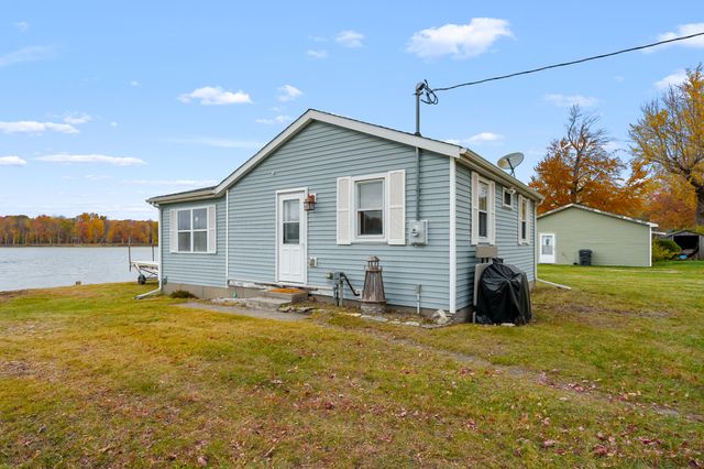 41758 N Park Street, Paw Paw, MI 49079