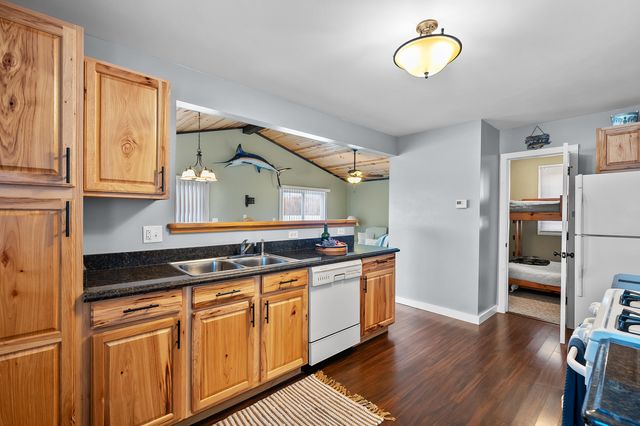 41758 N Park Street, Paw Paw, MI 49079