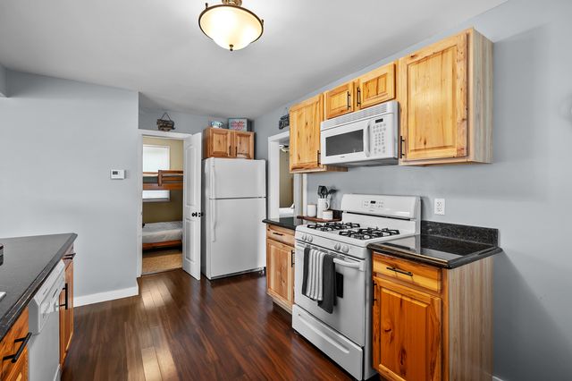 41758 N Park Street, Paw Paw, MI 49079