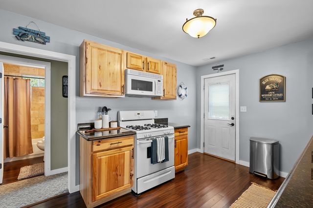 41758 N Park Street, Paw Paw, MI 49079