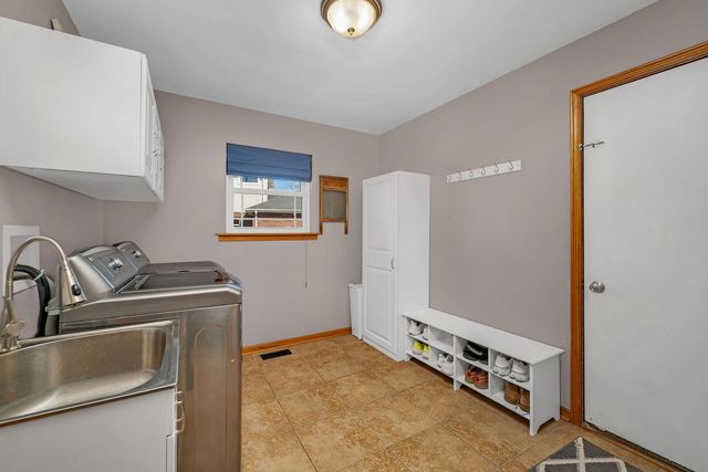 24450 Arrowhead Drive, Manhattan, IL 60442