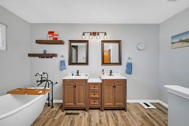 24450 Arrowhead Drive, Manhattan, IL 60442