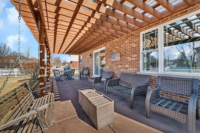 24450 Arrowhead Drive, Manhattan, IL 60442