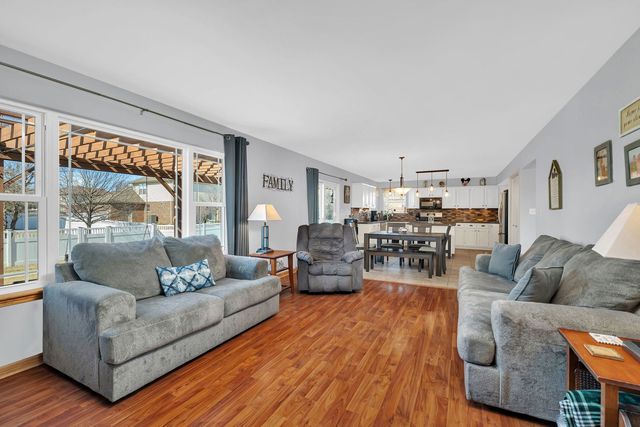 24450 Arrowhead Drive, Manhattan, IL 60442