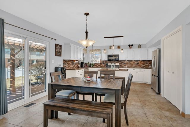 24450 Arrowhead Drive, Manhattan, IL 60442