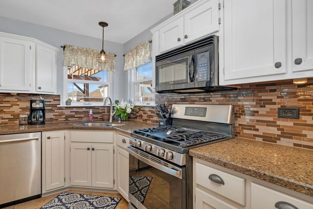 24450 Arrowhead Drive, Manhattan, IL 60442