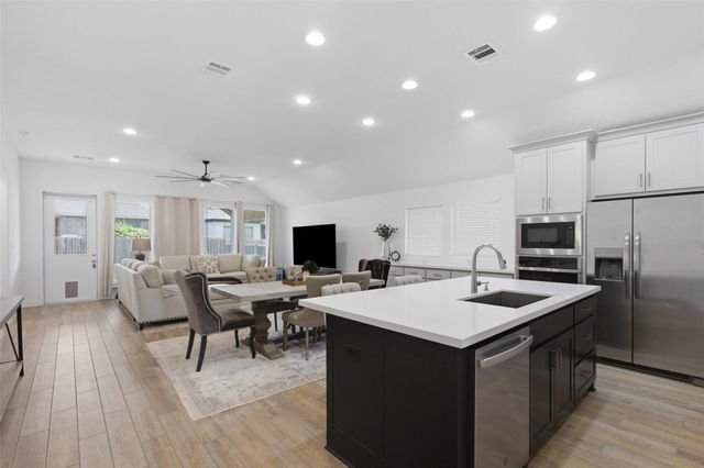 120 Berean LN, Liberty Hill, TX 78642