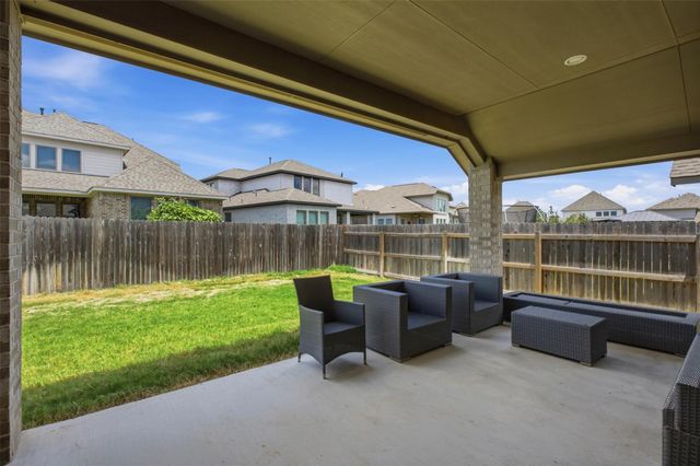 120 Berean LN, Liberty Hill, TX 78642
