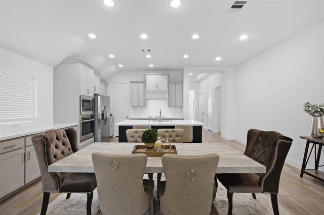 120 Berean LN, Liberty Hill, TX 78642