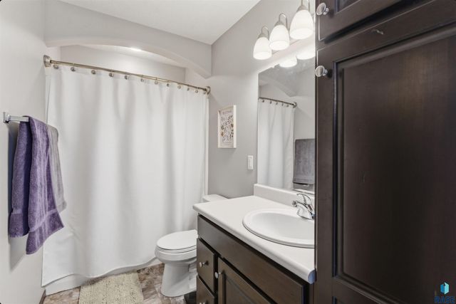 6733 42nd St Street, Sioux Falls, SD 57110