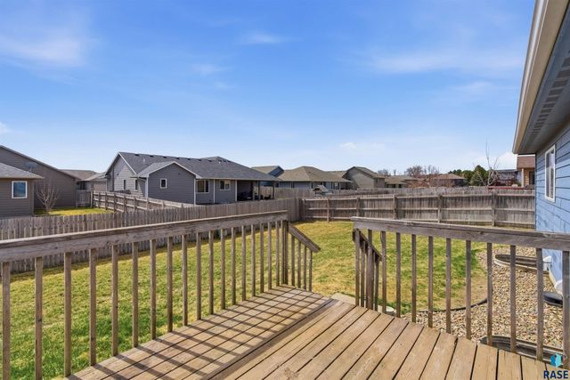 6733 42nd St Street, Sioux Falls, SD 57110