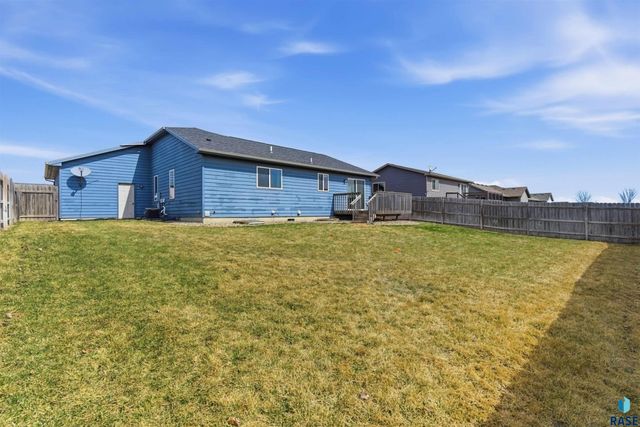 6733 42nd St Street, Sioux Falls, SD 57110