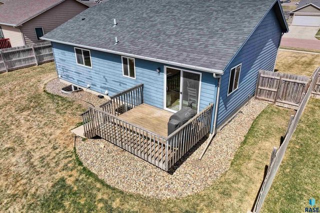 6733 42nd St Street, Sioux Falls, SD 57110