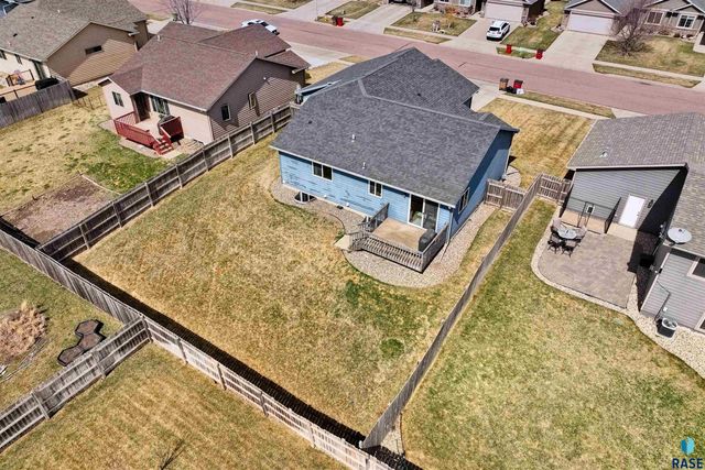 6733 42nd St Street, Sioux Falls, SD 57110