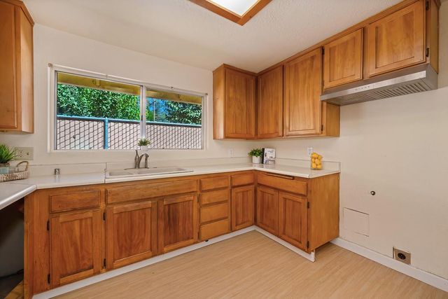 19205 Geisendorfer Rd, Applegate, CA 95703