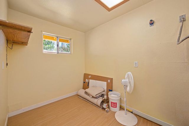 19205 Geisendorfer Rd, Applegate, CA 95703