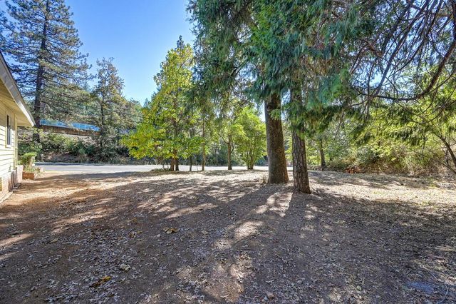 19205 Geisendorfer Rd, Applegate, CA 95703