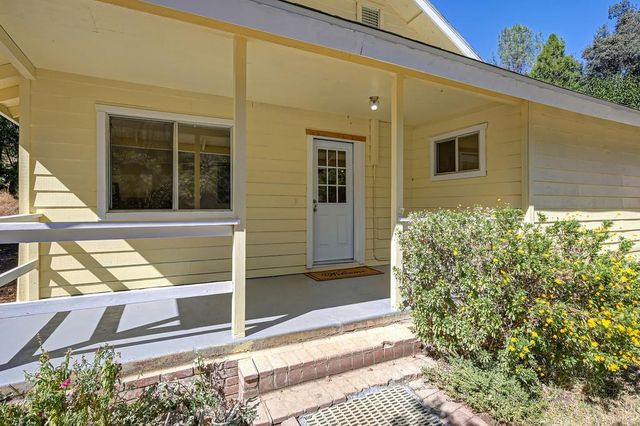 19205 Geisendorfer Rd, Applegate, CA 95703