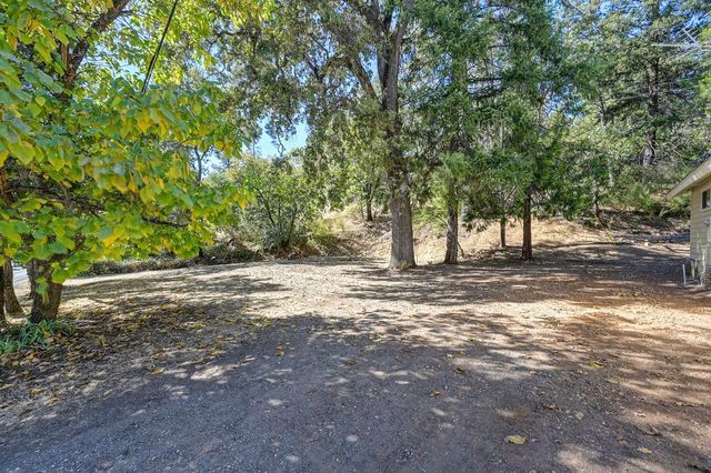 19205 Geisendorfer Rd, Applegate, CA 95703