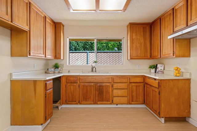 19205 Geisendorfer Rd, Applegate, CA 95703