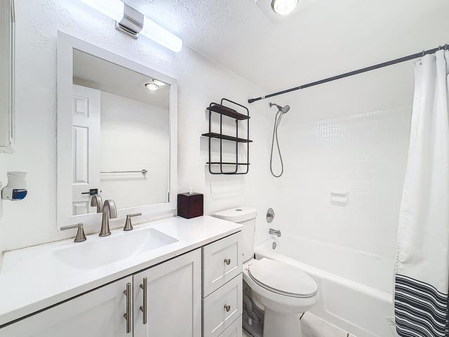 305 SE 11th Avenue, Pompano Beach, FL 33060