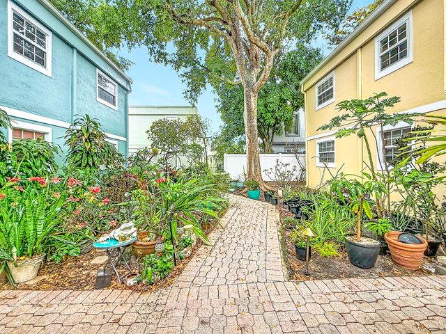 305 SE 11th Avenue, Pompano Beach, FL 33060