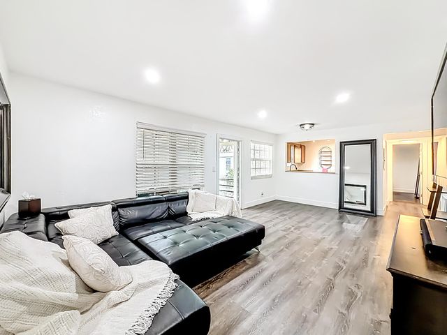 305 SE 11th Avenue, Pompano Beach, FL 33060