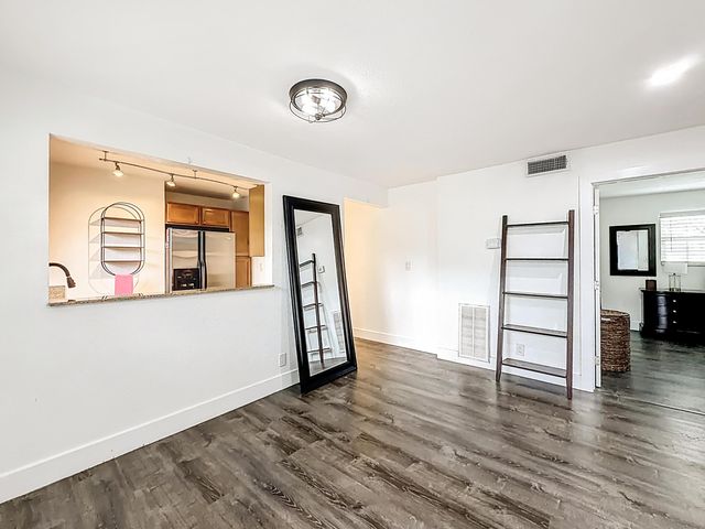 305 SE 11th Avenue, Pompano Beach, FL 33060